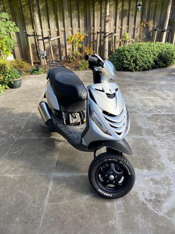 Piaggio zip 172cc A1 frame/kenteken, Fietsen en Brommers, Scooters | Piaggio, Zo goed als nieuw, Zip, Benzine, Ophalen