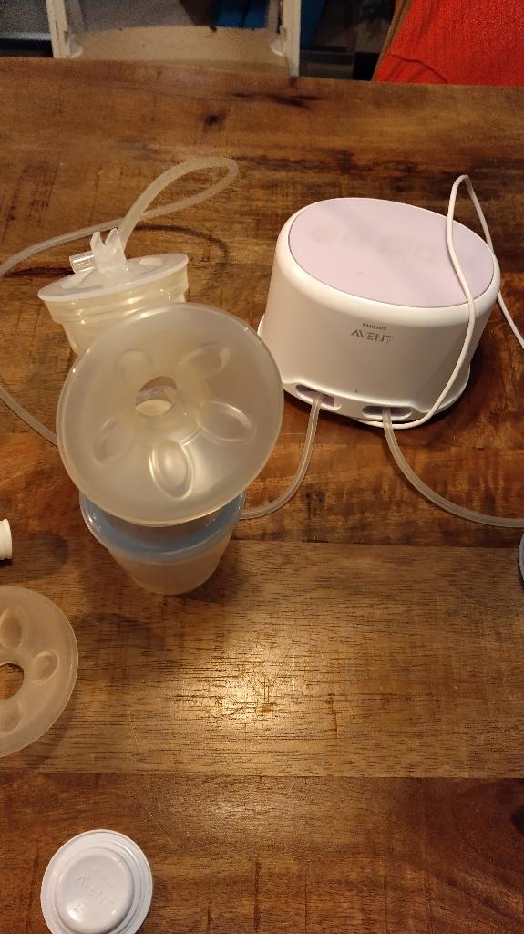 Avent dubbele borstkolf + 7 bewaarbakjes  + 19 bewaarzakjes, Ophalen, Gebruikt, Borstkolf