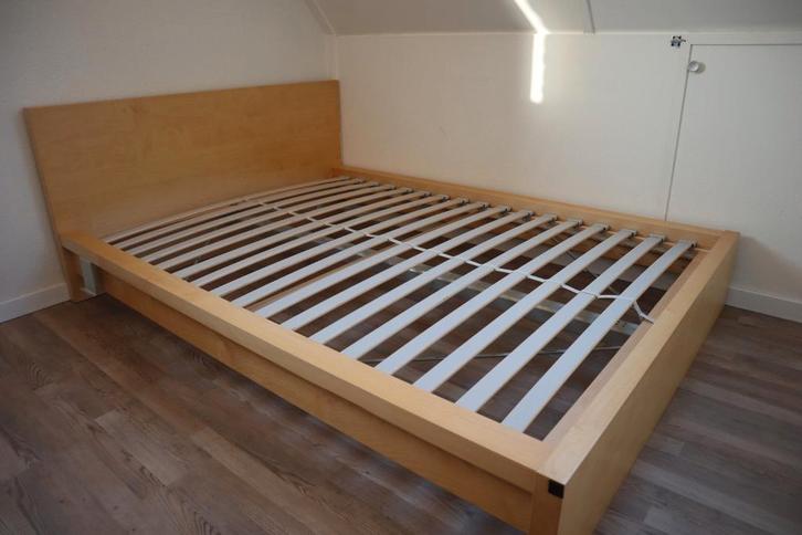 Ikea 140x200 - Skorva bedframe (gratis matras, dekens e.d.), Huis en Inrichting, Slaapkamer | Bedden, Gebruikt, Twijfelaar, 140 cm