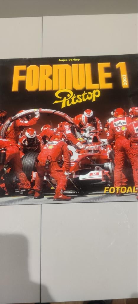 Formule 1 2003 Pitstop Fotoalbum - Anjes Verhey, Boeken, Algemeen, Ophalen of Verzenden, Zo goed als nieuw, Anjes Verhey