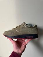 Nike Air Max 1 ID “Olive” / 44, Kleding | Heren, Schoenen, Ophalen of Verzenden, Zo goed als nieuw, Overige kleuren
