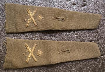 Setje geborduurde schouderemblemen Artillerie beschikbaar voor biedingen