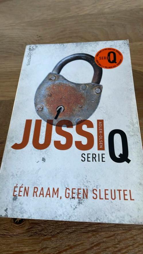 Jussi Adler-Olsen - Eén raam, geen sleutel, Boeken, Thrillers, Zo goed als nieuw, Nederland, Ophalen of Verzenden