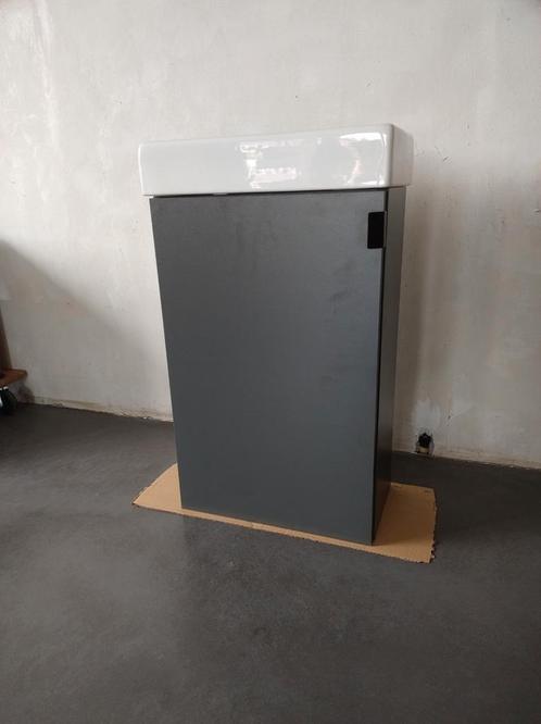 Fonteinkast met fontein - Nieuw!, Huis en Inrichting, Badkamer | Badkamermeubels, Nieuw, Wastafelkast, Minder dan 100 cm, 25 tot 50 cm