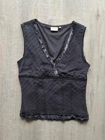 Sexy top met v-hals maat 40, kleine L beschikbaar voor biedingen