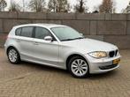 BMW 1-Serie 116i automaat / schuifdak / navi / stoelverwarmi, Auto's, 65 €/maand, 1995 cc, Zwart, 4 cilinders