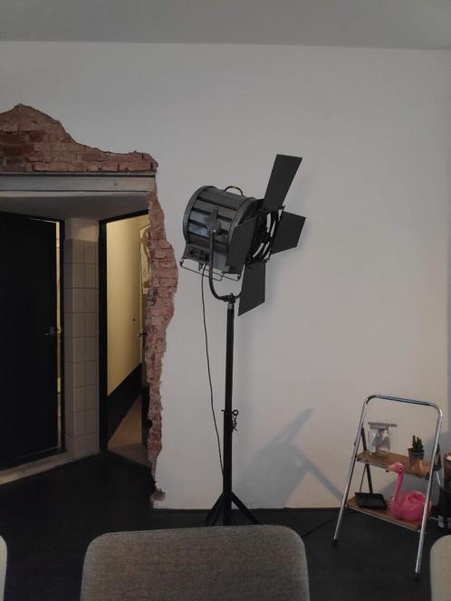 Originele omgebouwde NOS opnamelamp, Huis en Inrichting, Lampen | Vloerlampen, Gebruikt, 150 tot 200 cm, Metaal, Ophalen