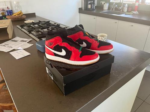 Nike Air Jordan 1 Mid Fire Red - 42, Kleding | Heren, Schoenen, Nieuw, Sneakers of Gympen, Overige kleuren, Ophalen of Verzenden