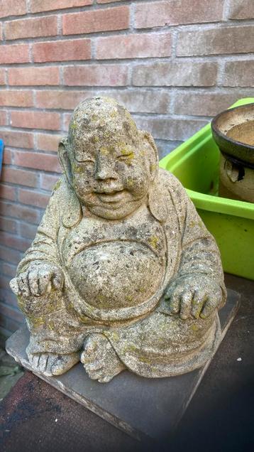 Beeldje vrij oud. €15,- voor ophalen beschikbaar voor biedingen