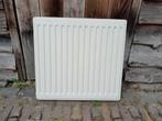 Radiator (2 stuks), Doe-het-zelf en Verbouw, Verwarming en Radiatoren, 30 tot 80 cm, Radiator, Ophalen of Verzenden, Zo goed als nieuw