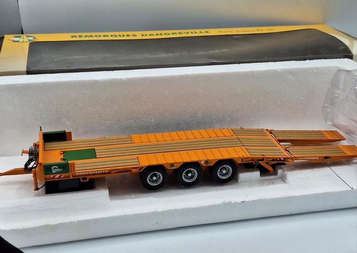 Dangreville PE 32 Dieplader, Hobby en Vrije tijd, Modelauto's | 1:32, Zo goed als nieuw, Tractor of Landbouw, Overige merken, Ophalen of Verzenden