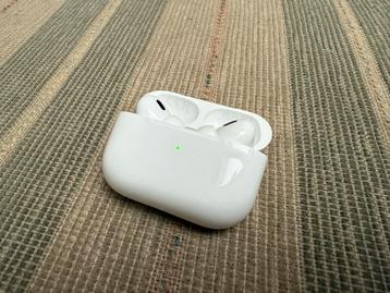 NIEUWSTAAT!! Apple AirPods Pro 2 USB C Case Noise Cancelling beschikbaar voor biedingen
