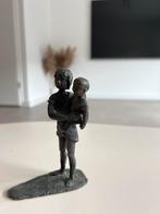 Bronzen sculptuur 'Zorgzaam' van Corry Ammerlaan, Ophalen of Verzenden