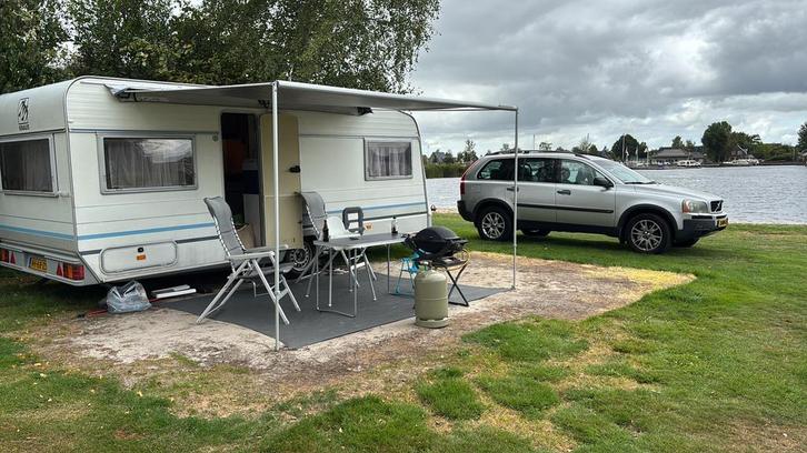 Knaus Azur, Caravans en Kamperen, Caravans, Particulier, tot en met 4, 750 - 1000 kg, Rondzit, Knaus, Dwarsbed, 5 tot 6 meter