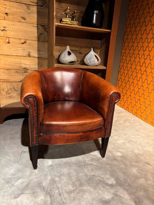Tubfauteuil Schapenleer in Nieuwstaat, Huis en Inrichting, Fauteuils, Zo goed als nieuw, Leer, 75 tot 100 cm, Ophalen of Verzenden
