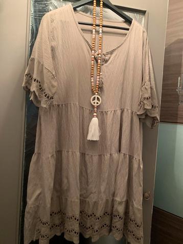 Jurk broderie maat 50/52 taupe beschikbaar voor biedingen