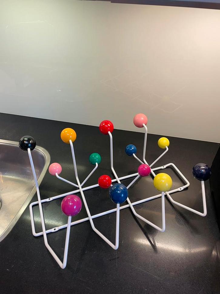 VITRA ‘Hang It All’ kapstok van Charles en Ray Eames, Huis en Inrichting, Woonaccessoires | Kapstokken, Wandkapstok, Minder dan 100 cm