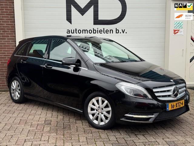 Mercedes-Benz B-klasse 180 Ambition - Automaat-Trekhaak-LED, Auto's, Mercedes-Benz, Bedrijf, Te koop, B-Klasse, ABS, Airbags, Airconditioning