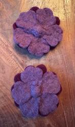 2 Vilten Bloem Broches - corsages, Sieraden, Tassen en Uiterlijk, Broches, Verzenden, Nieuw, Overige kleuren