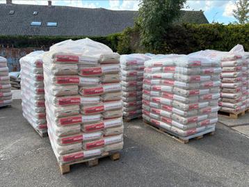 UITVERKOOP WITTE EN BRUINE HOUTPELLETS beschikbaar voor biedingen