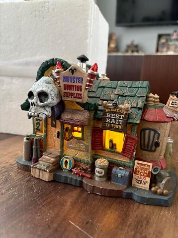 Lemax Spookytown Monster Hunting Supplies beschikbaar voor biedingen