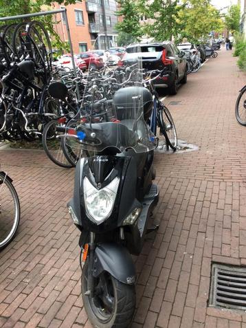 Kymco Agility 45km - 2015 - 9000 beschikbaar voor biedingen