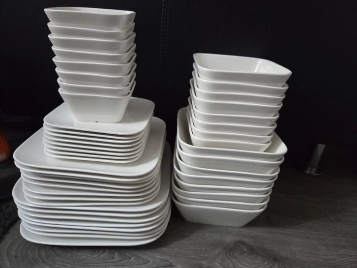 Borden en schaaltjes set action, Huis en Inrichting, Keuken | Servies, Gebruikt, Compleet servies, Effen, Keramiek, Ophalen