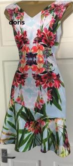 Karen Millen multicolor bloemen jurk maat 8/36 bieden vanaf, Kleding | Dames, Zo goed als nieuw, Karen Millen, Maat 36 (S), Verzenden