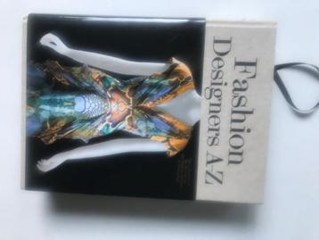 Fashion Designers A-Z beschikbaar voor biedingen