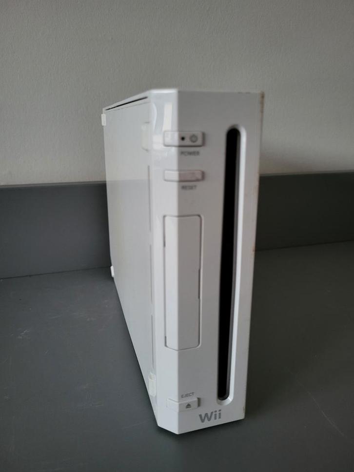 Nintendo Wii - Complete Set, Spelcomputers en Games, Spelcomputers | Nintendo Wii, Gebruikt, Met 1 controller, Met games, Ophalen of Verzenden
