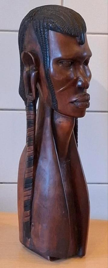 ISAKA borstbeeld. Afrika. Handgestoken. 43 cm. beschikbaar voor biedingen