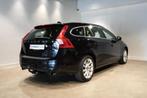 Volvo V60 1.6 T4 Geartronic Powershift Momentum, Stof, Zwart, 4 cilinders, Zwart