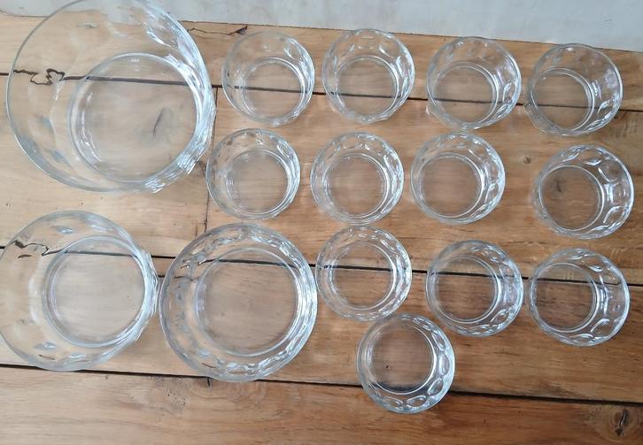 Set van 1+2+12 Arcoroc Brittania Thumbprint schalen, Huis en Inrichting, Keuken | Servies, Gebruikt, Schaal of Schalen, Overige stijlen