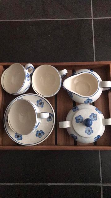 Brocante theeservies blauw-wit  beschikbaar voor biedingen