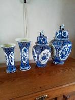 2 Delfts blauwe vazen. Boch aardewerk, Antiek en Kunst, Ophalen of Verzenden
