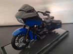 Harley-Davidson CVO Road Glide 2018 blauw-zwart Schaal 1:18