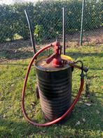 Antiek versnellingsbak olievat met pomp op steekwagen, Ophalen, Gebruikt, Geen idee, Geen idee