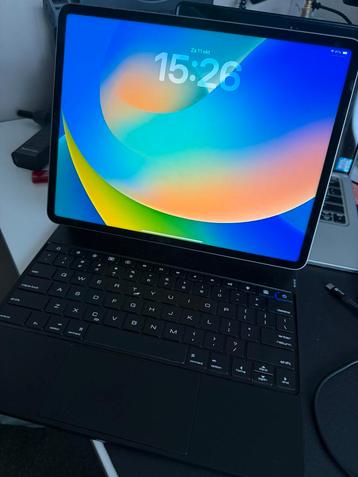 Apple iPad Pro 12.9" (6e Gen) 256GB - Zo goed als nieuw! beschikbaar voor biedingen