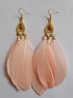 Zalm oranje roze nude veren hang oorbellen, Sieraden, Tassen en Uiterlijk, Overige materialen, Hangers, Oranje, Ophalen of Verzenden