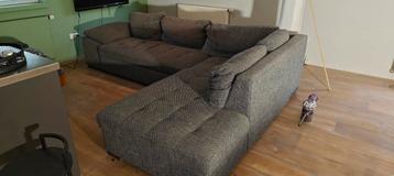 Comfortabele slaaphoekbank met Loungegedeelte beschikbaar voor biedingen