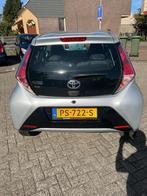 Toyota Aygo 1.0 Vvt-i 69pk 5D X-shift 2017 Grijs, Auto's, Toyota, 4 stoelen, Origineel Nederlands, 24 km/l, Particulier