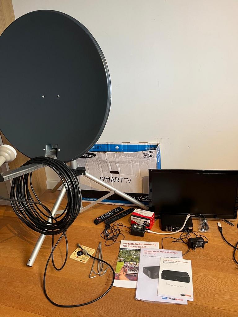 Canal Digitaal Campingset met Schotel en TV 22inch, Audio, Tv en Foto, Schotelantennes, Gebruikt, (Schotel)antenne, Samsung, Ophalen