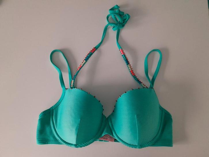 Hunkemöller bikinitop. Maat 75B., Kleding | Dames, Badmode en Zwemkleding, Zo goed als nieuw, Bikini, Groen, Ophalen of Verzenden