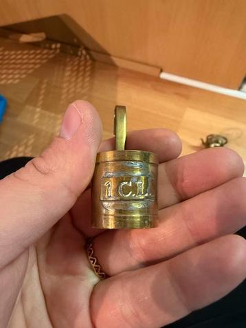 Antieke Bronzen 1cl Maatbeker beschikbaar voor biedingen