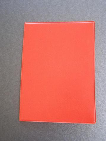Rood mapje / opbergmapje, voor foto of kaart; kunststof  beschikbaar voor biedingen