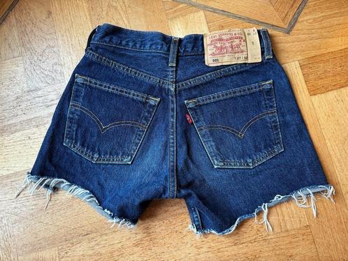 Broekje Levi's 501 donkerblauw Vintage XS 25 26 korte broek, Kleding | Dames, Spijkerbroeken en Jeans, Zo goed als nieuw, W27 (confectie 34) of kleiner