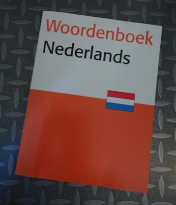 Woordenboek Nederlands - prima staat beschikbaar voor biedingen