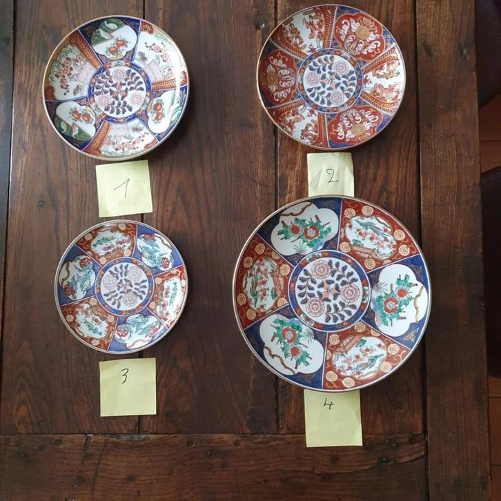 Vier mooie Imari Gold borden in zeer goede staat, Antiek en Kunst, Curiosa en Brocante, Ophalen of Verzenden