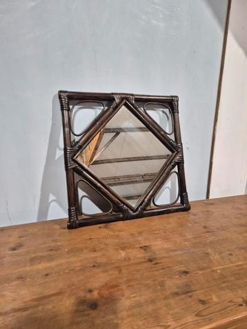 Vintage bamboe spiegel beschikbaar voor biedingen