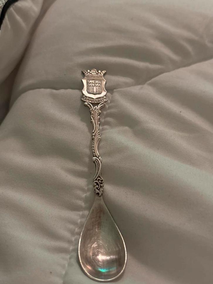 Verzilverd theelepeltje met wapen van Rotterdam, Antiek en Kunst, Antiek | Bestek, Ophalen of Verzenden